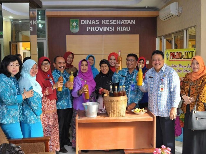 Mbok Jamu Digandeng untuk Ajak Masyarakat Gemar Minum Jamu