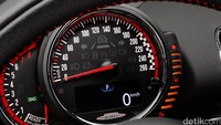Dengan penambahan desain John Cooper Works dan peningkatan perangkat performa serta sistem ALL4 all-wheel drive pada mobil serbaguna MINI Clubman, kami sekali lagi mengangkat peran kami di segmen mobil premium kompak, kata Felbermair.