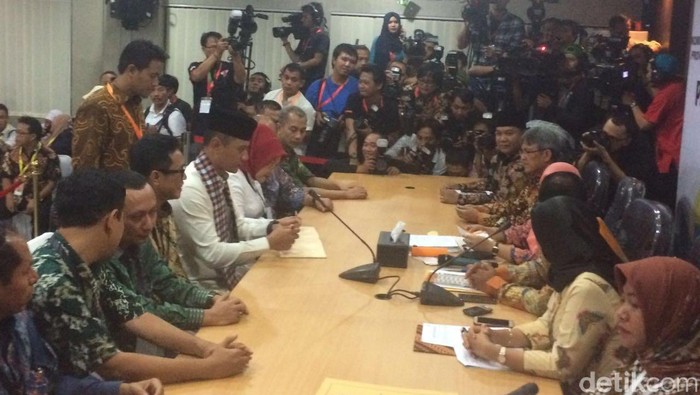 Agus-Sylviana Resmi Mendaftar Sebagai Cagub-Cawagub DKI 2017