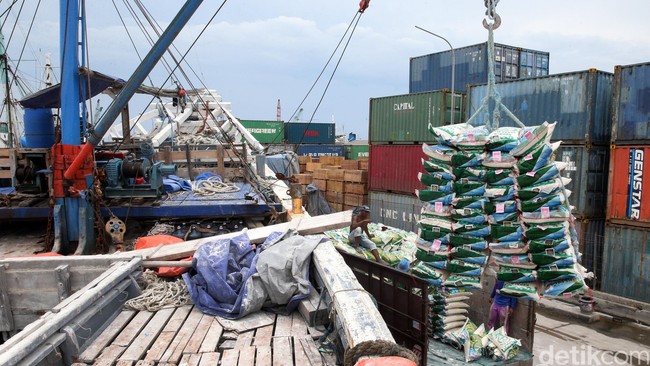 Perang Dagang Makin Sengit, AS China Saling Balas Tarif