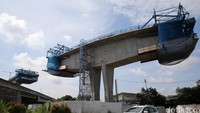 Salah satu tiang pancang yang masih dikerjakan di kawasan Ciledug.