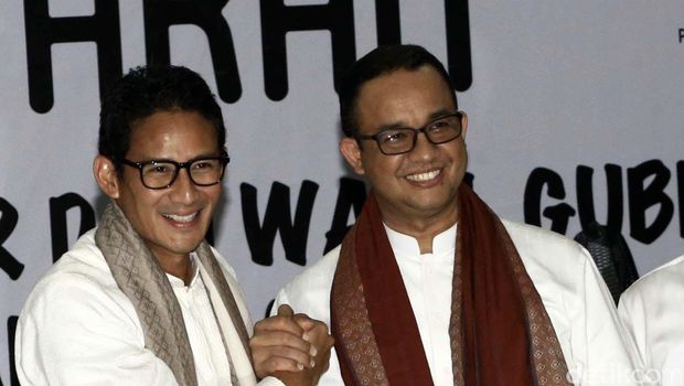 Foto: Anies-Sandiaga di KPU DKI (Hasan/detikfoto)