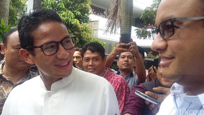 Usai Salat Jumat, Sandiaga Uno Mohon Doa ke Jemaah untuk Ikut Pilgub DKI