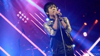 Rian Cs tampil membawakan lagu milik musisi senior Rinto Harahap bertajuk Kau Yang Ku Sayang. Pool/Gus Mun/detikFoto.