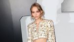 Seksinya Putri Johnny Depp Pamer Perut Rata