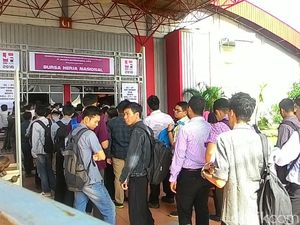 Ratusan Pencari Kerja Padati JIExpo Kemayoran