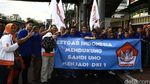 Pendukung Sandiaga Uno Datangi KPU DKI