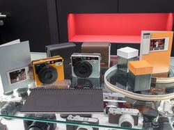 Mengulik Kamera Cetak Instan Leica Sofort