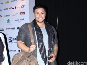 Ivan Gunawan Bikin Kompetisi Sketsa Gaun Kezia Warouw di Miss Universe