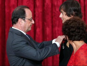 Presiden Hollande Beri Penghargaan Penggagal Serangan Kereta di Prancis