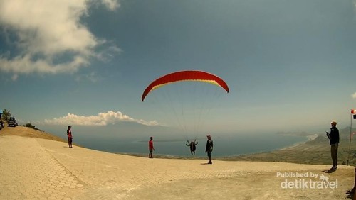 Paralayang bukit mantar