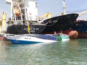 KLM Berkat Mulia Tenggelam Tabrak Bangkai Kapal, Seluruh Awak Selamat