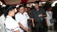 Ki Kusumo memasuki KPU DKI.