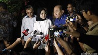 Sylviana juga pernah menjadi Plt Kasatpol PP menggantikan Effendi Anas. Saat ini Sylviana menjabat Deputi Gubernur DKI.