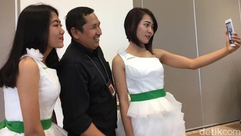 Dengan kolaborasi channel penjualan antara Telkomsel dan Oppo, dalam waktu dekat paket bundling spesial ini juga akan tersedia di lokasi yang lebih terjangkau di 89 GraPARI lainnya dan 150 Oppo Store yang tersebar luas di berbagai wilayah di Indonesia. Foto: detikINET/Achmad Rouzni Noor II