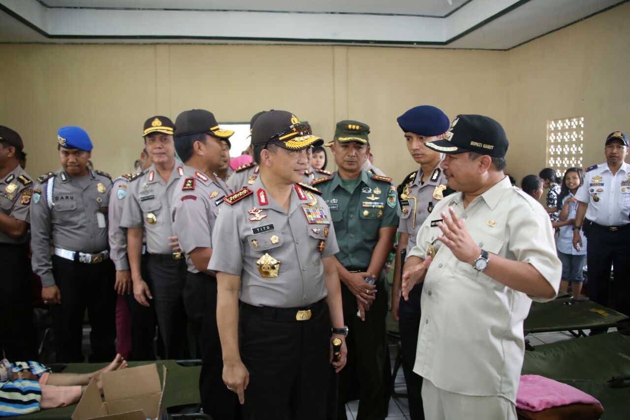 Foto: Kapolri Jenderal Tito Karnavian tengah berbincang di lokasi (dok Humas Polri)