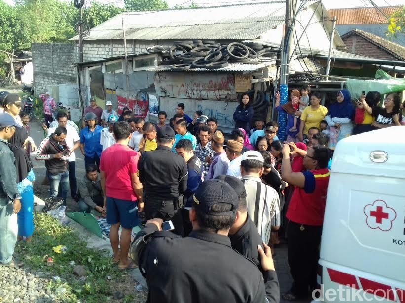 Pejalan kaki tewas ditabrak kereta