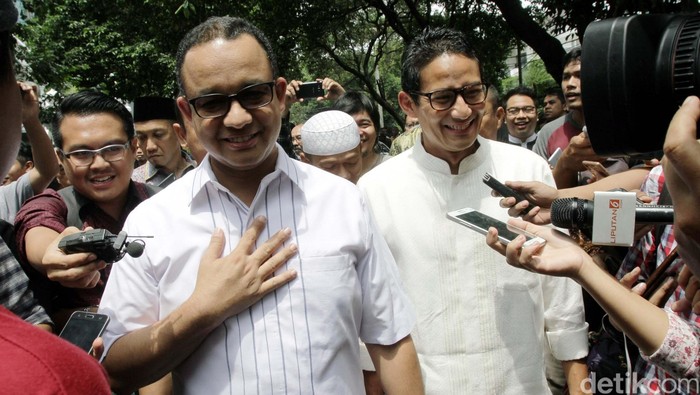 Anies dan Sandiaga Beradu Mannequin Challenge, Siapa yang Paling Keren?