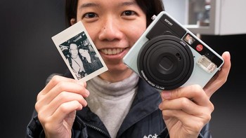 Leica Sofort warna mint dengan contoh hasil foto saat mengunakan film Monokrom. Foto: Enche Tjin/Info Fotografi