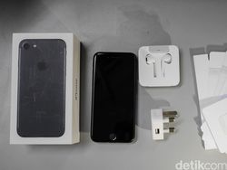Unboxing iPhone 7