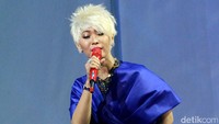 Kurang pas rasanya jika Inul tak bergoyang. Pool/Gus Mun/detikFoto.