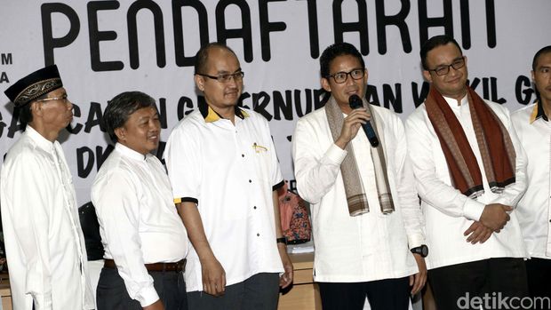 Hasan: Anies-Sandiaga Daftar Cagub dan Cawagub DKI (Hasan/detikfoto)