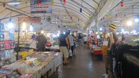 Yang ini adalah suasana di Anusarn Market. Lebih ramai wisatawan dan banyak pilihan barang (Fitraya/detikTravel)