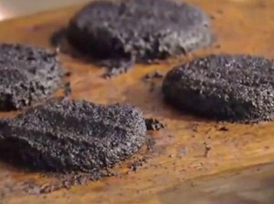 Sushi Ketiak hingga Burger Lalat, Makanan Aneh yang Jadi Tren di Dunia (1)