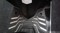 Floorboard garnish. Produk baru tersebut juga akan hadir di dealer-dealer sepeda motor Suzuki di seluruh Indonesia. Foto: Khairul Imam Ghozali