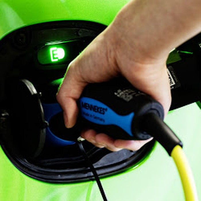 Mobil Listrik Bikin Jaringan Listrik di Inggris Keteteran