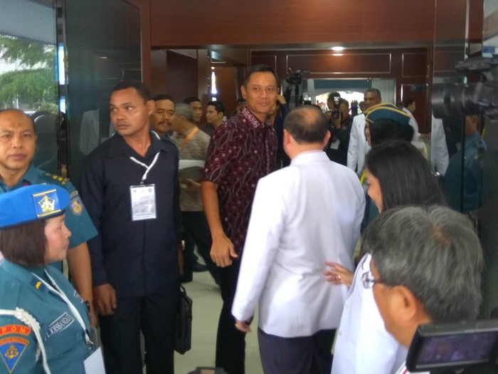 Agus Yudhoyono Tiba di RSAL Mintohardjo, Siap Ikut Tes Kesehatan Cagub DKI