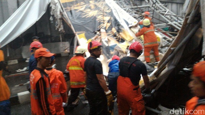 Polisi Telisik Penyelewengan Dana di Kasus JPO Roboh di Pasar Minggu