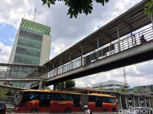 Ahok Akan Perbanyak JPO Bawah Tanah di Jakarta