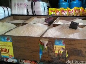 Beras RI Mahal dari Negara Tetangga, Bulog Jangan Beli Lewat Tengkulak