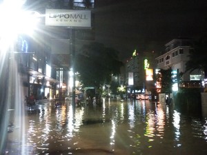 Kemang Jakarta Selatan Banjir Lagi, Lalu Lintas Ditutup