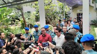 Setelah mengikuti tes kesehatan, enam calon gubernur dan calon wakil gubernur DKI Jakarta menjalani tes psikologi di RSAL Mintohardjo, Minggu (25/9).