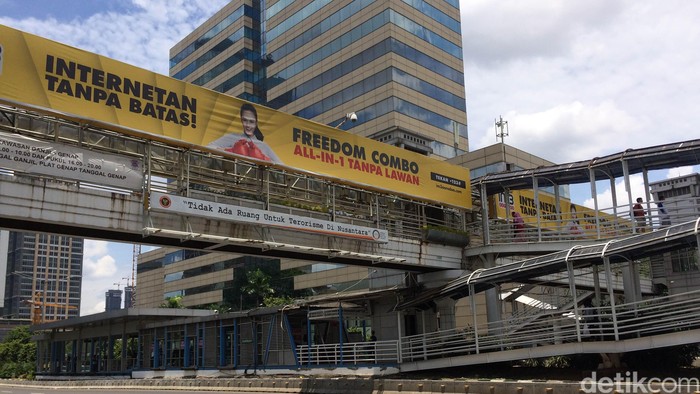 Ahok Curiga Ada Mafia Reklame yang Kuasai JPO Jakarta