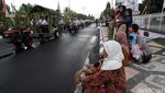 Meriahnya Parade Traktor di Lombok Tengah