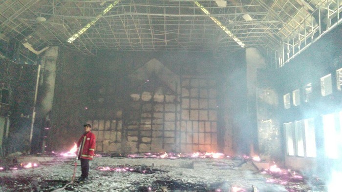 Tjahjo Menyayangkan Aksi Pembakaran Gedung DPRD Gowa Sulsel