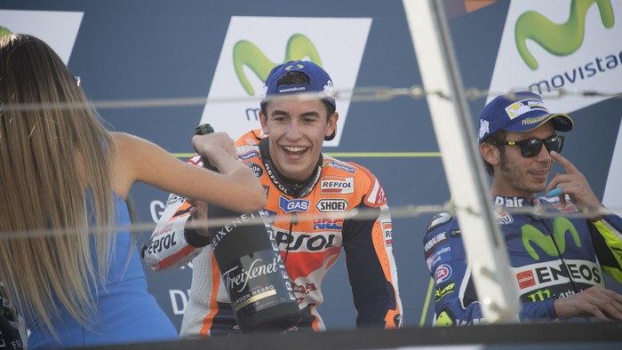 Sikut Penyelamat Marquez di Aragon