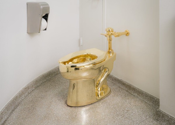 Sebagai gantinya, pihak museum menawarkan untuk meminjamkan karya seni toilet emas (Guggenheim Museum/Twitter) Sebagai gantinya, pihak museum menawarkan untuk meminjamkan karya seni toilet emas (Guggenheim Museum/Twitter)