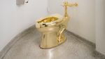 Foto: Toilet Emas 18 Karat Buat Donald Trump