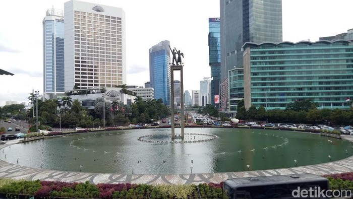 kolam bundaran HI