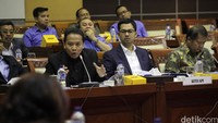 Komisi Penyiaran Indonesia (KPI) bersama Menkominfo menggelar rapat kerja (raker) berama Komisi I DPR, untuk membahas Izin Perpanjangan Penyiaran (IPP) untuk 10 Lembaga Penyiaran Swasta (LPS) TV.