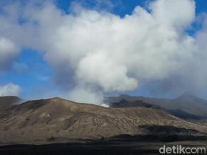 Gunung Bromo Siaga, Radius 2,5 Km Harus Kosong
