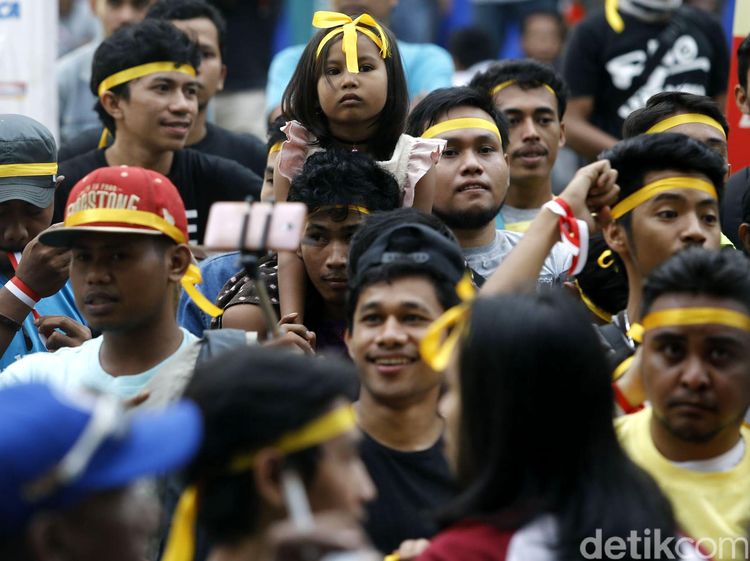Semangat Penonton di Final Futsal PON 2016