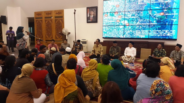 Bupati Anas Dinasihati Pedagang: Hari Baik Bangun Pasar itu Senin Pahing Pak