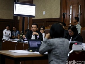 Tutup Duplik dengan Curhat, Pengacara Jessica Puji Kearifan Majelis Hakim