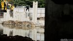 Pemasangan Turap di Kali Grogol
