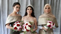 Ciki, Ryana dan Shireen saat pemotretan di kawasan Pondok Indah, Jakarta Selatan pada Senin (26/09/2016). Pool/Palevi S/detikFoto.